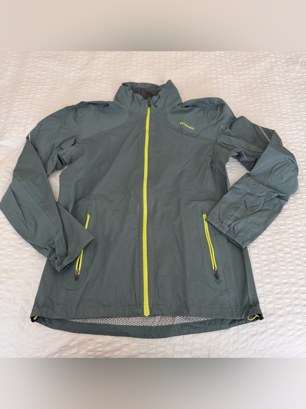 Columbia Men’s Omni-Dry Omni-Wick Evap Wind Breaker